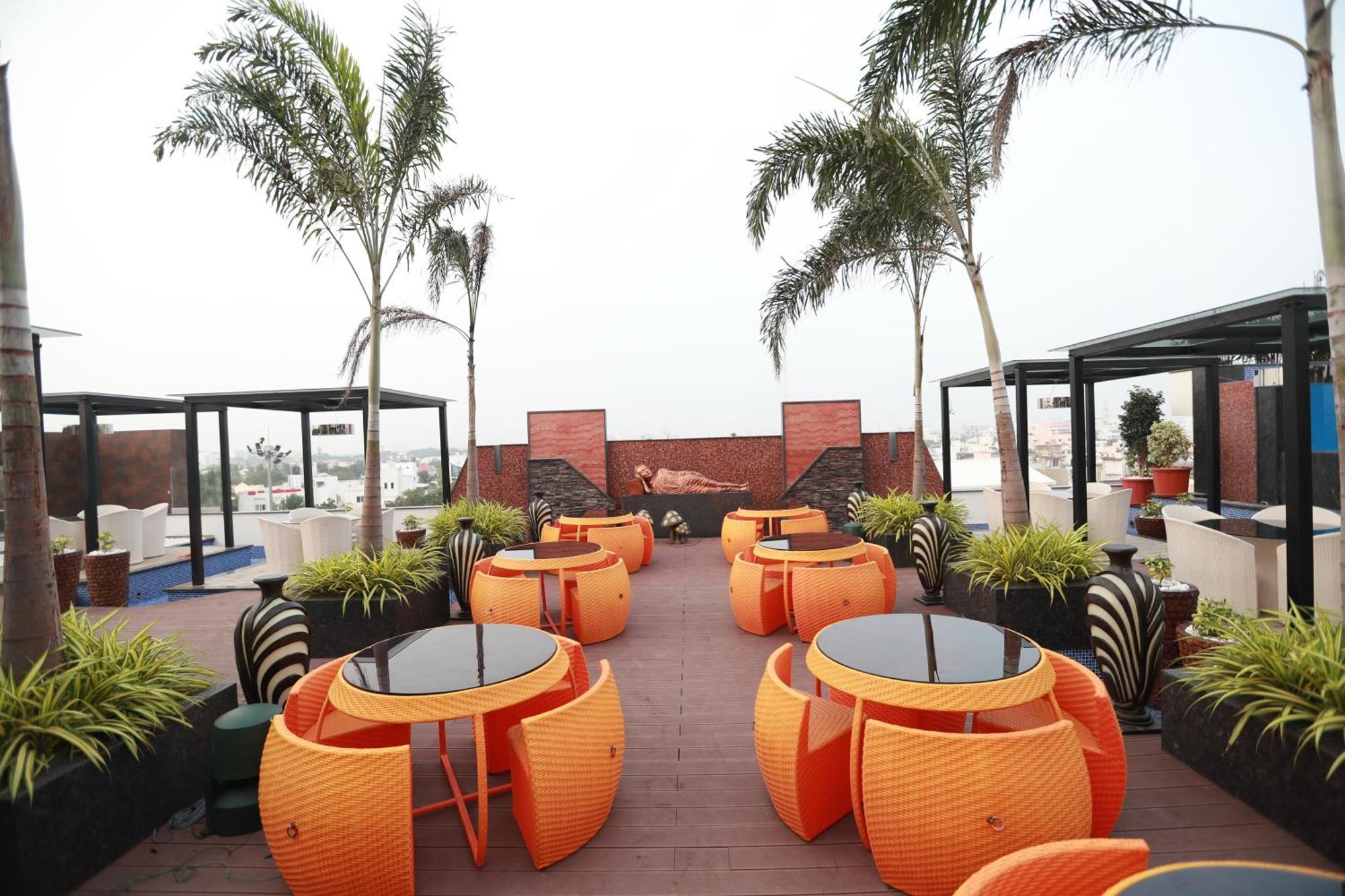 Hotel Park Elanza Chennai Exterior photo